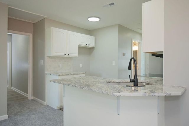 7910 E 233rd Street, Peculiar, MO 64078
