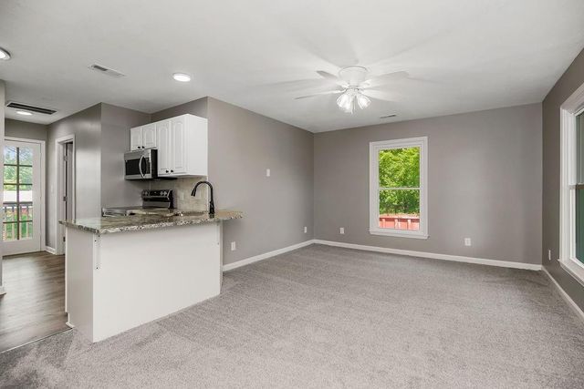7910 E 233rd Street, Peculiar, MO 64078