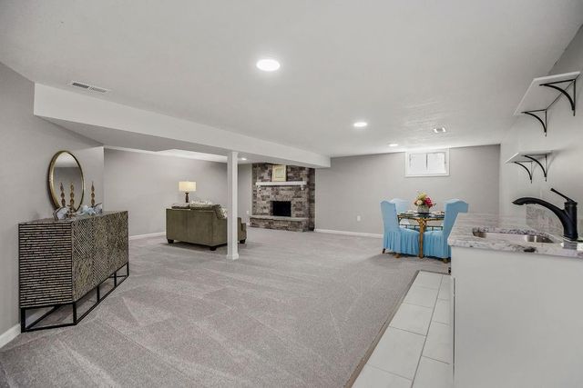7910 E 233rd Street, Peculiar, MO 64078