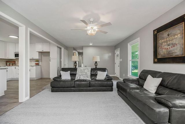 7910 E 233rd Street, Peculiar, MO 64078