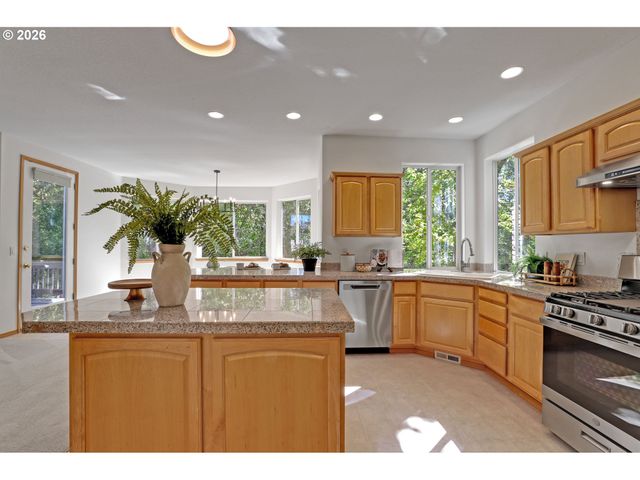 5506 Nw SKYCREST Pkwy, Portland, OR 97229