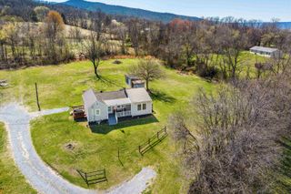 160 HONEYSUCKLE LN, Stanley, VA 22851