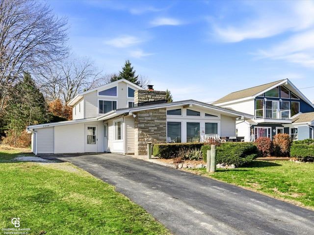 2226 River Rd Road, Marysville, MI 48040