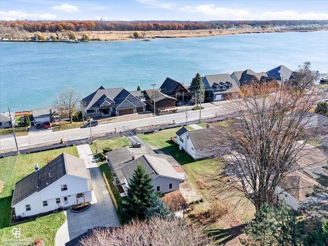 2226 River Rd Road, Marysville, MI 48040