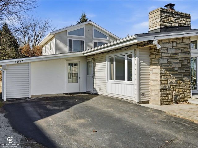 2226 River Rd Road, Marysville, MI 48040