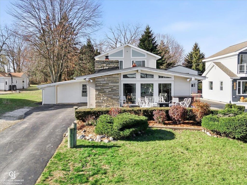 2226 River Rd Road, Marysville, MI 48040