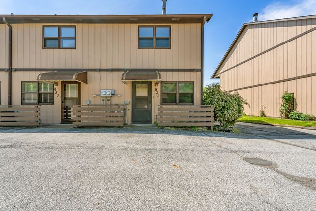 932 Jordan Circle, Schererville, IN 46375