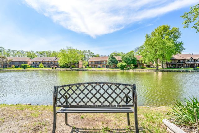 932 Jordan Circle, Schererville, IN 46375