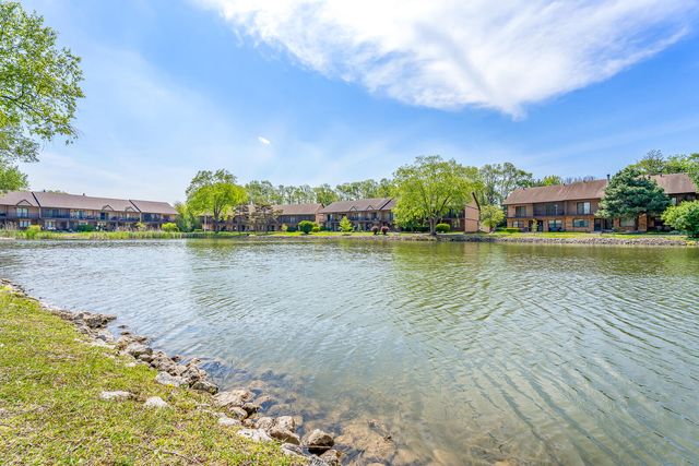 932 Jordan Circle, Schererville, IN 46375