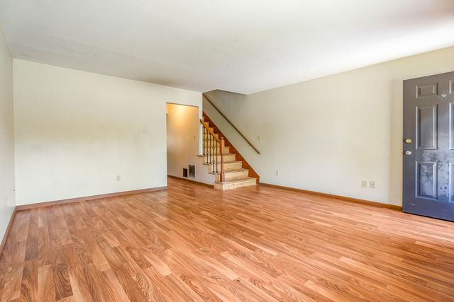 932 Jordan Circle, Schererville, IN 46375