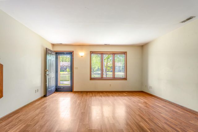 932 Jordan Circle, Schererville, IN 46375