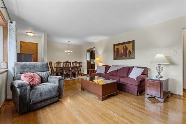 804 Redwood Drive, Cecil, PA 15057