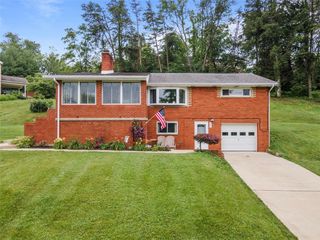 804 Redwood Drive, Cecil, PA 15057