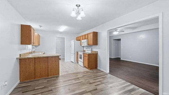 7616 Bowlander Way, Fort Wayne, IN 46835