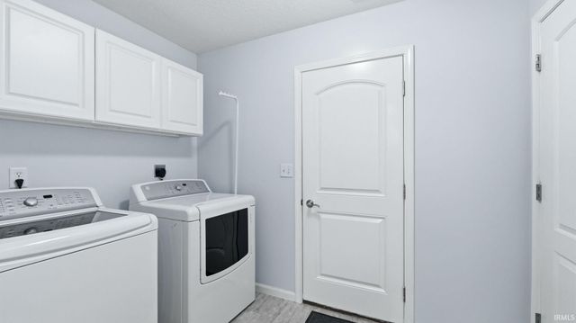 7616 Bowlander Way, Fort Wayne, IN 46835