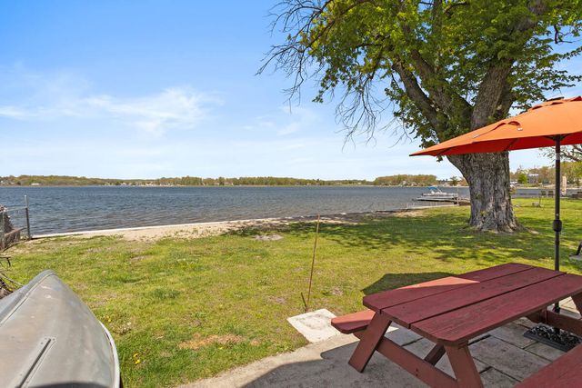 11334 E Shore Drive, Delton, MI 49046