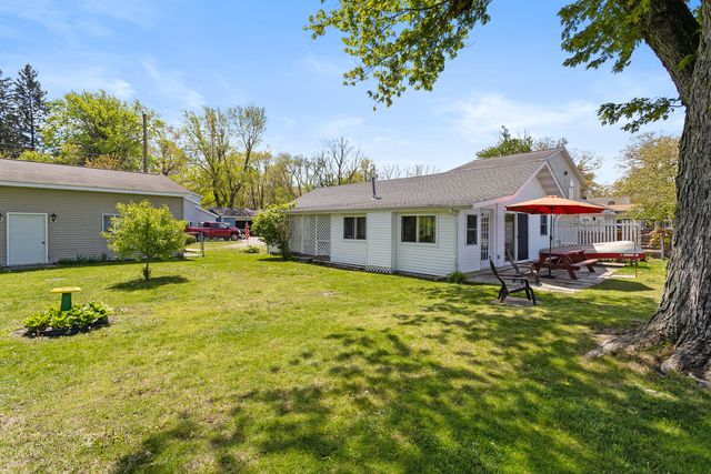 11334 E Shore Drive, Delton, MI 49046