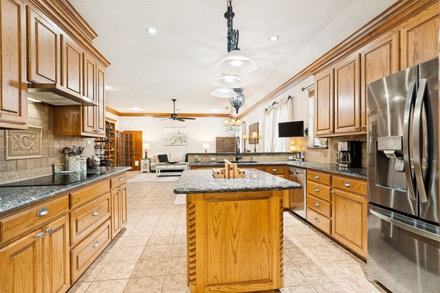 430 Valley View Court, Aledo, TX 76008