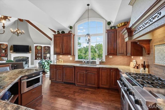16925 Todd Evan Trail Road, Chesterfield, MO 63005