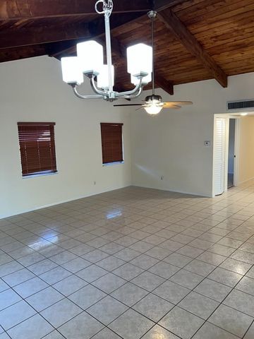 2277 Nova Village Dr, Davie, FL 33317