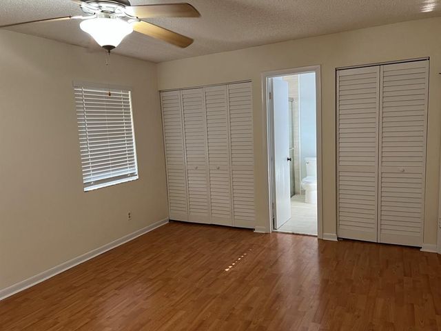 2277 Nova Village Dr, Davie, FL 33317