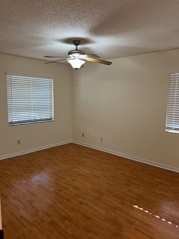 2277 Nova Village Dr, Davie, FL 33317