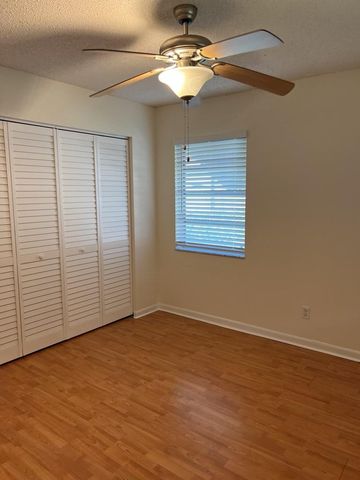 2277 Nova Village Dr, Davie, FL 33317