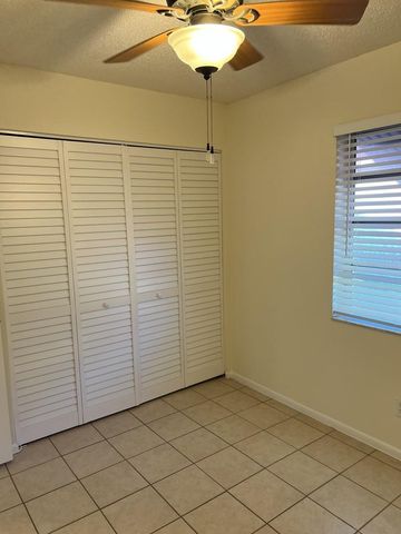 2277 Nova Village Dr, Davie, FL 33317