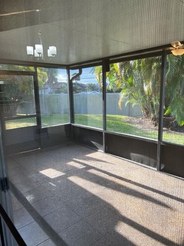 2277 Nova Village Dr, Davie, FL 33317