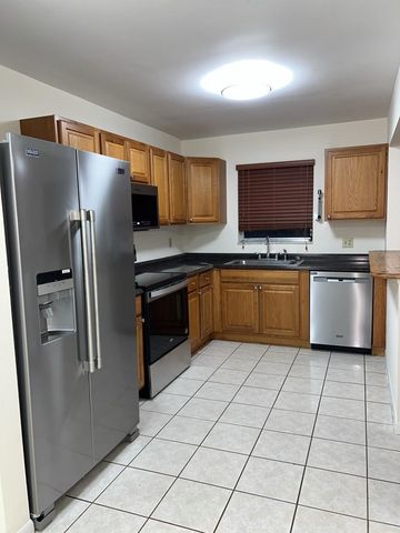 2277 Nova Village Dr, Davie, FL 33317