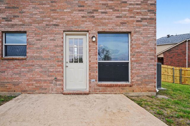 1053 Liberty Circle, Hurst, TX 76053