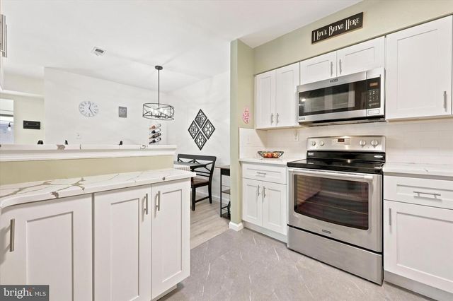 10-B W BLUEBELL LN, Mount Laurel, NJ 08054