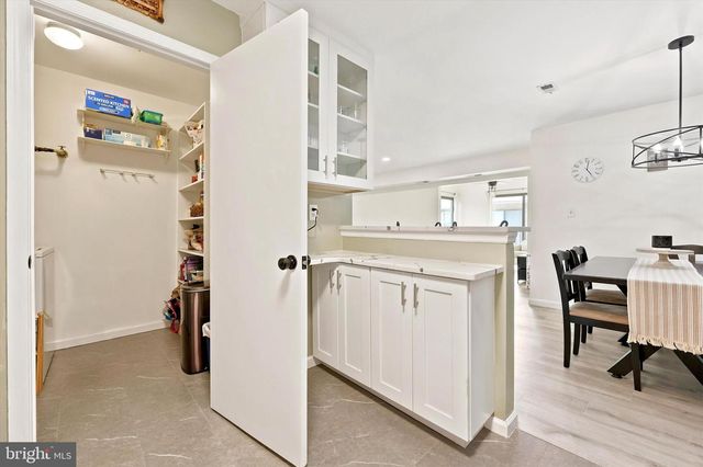10-B W BLUEBELL LN, Mount Laurel, NJ 08054