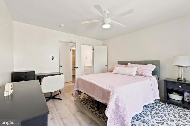 10-B W BLUEBELL LN, Mount Laurel, NJ 08054