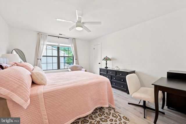 10-B W BLUEBELL LN, Mount Laurel, NJ 08054