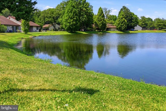 10-B W BLUEBELL LN, Mount Laurel, NJ 08054