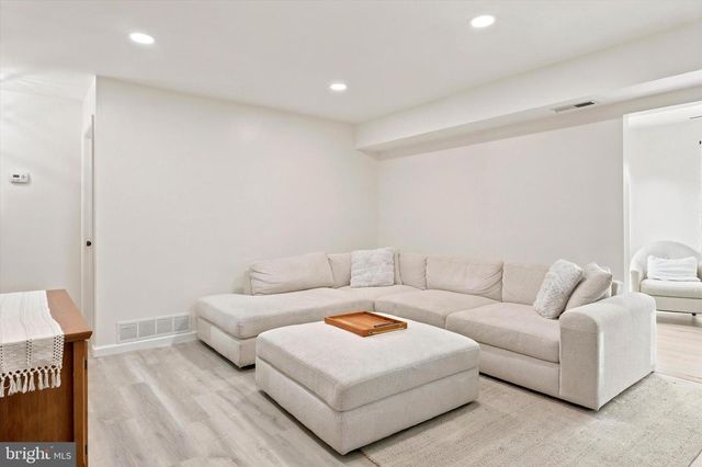 10-B W BLUEBELL LN, Mount Laurel, NJ 08054