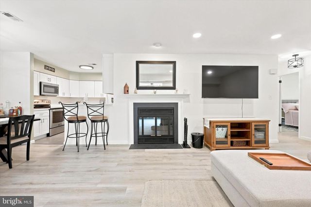 10-B W BLUEBELL LN, Mount Laurel, NJ 08054