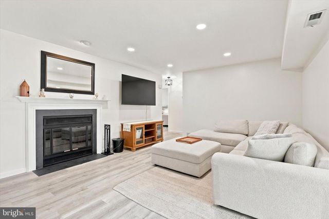 10-B W BLUEBELL LN, Mount Laurel, NJ 08054