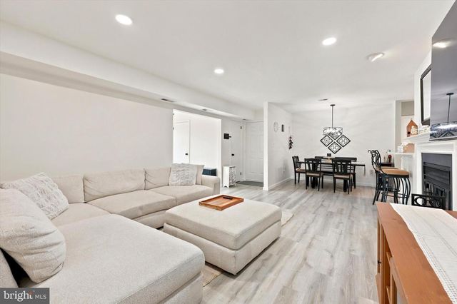10-B W BLUEBELL LN, Mount Laurel, NJ 08054