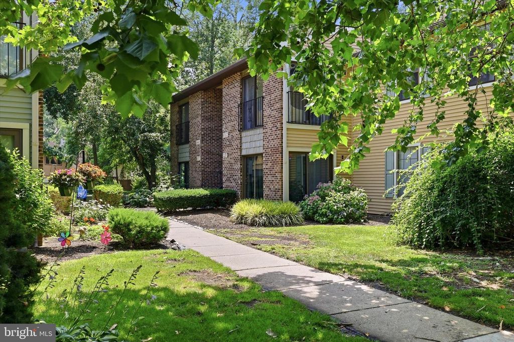 10-B W BLUEBELL LN, Mount Laurel, NJ 08054
