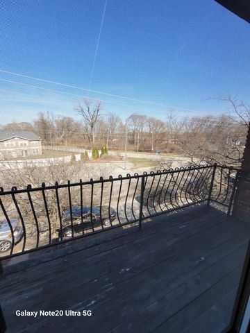1889 Michigan City Road 3E, Calumet City, IL 60409