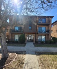 1889 Michigan City Road 3E, Calumet City, IL 60409