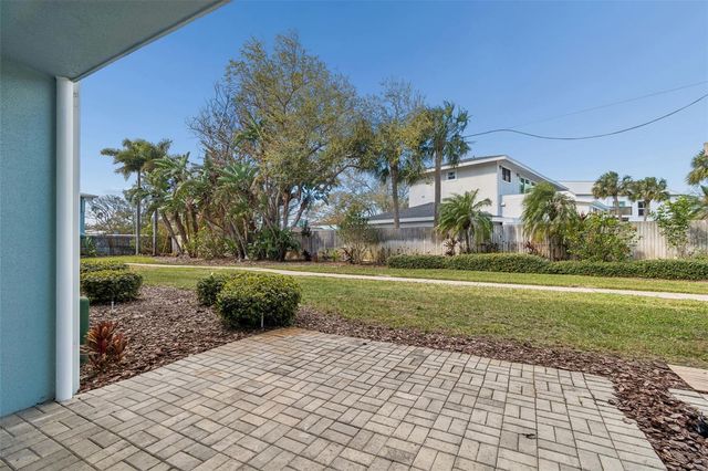 300 VENETIAN DRIVE 2, Clearwater, FL 33755