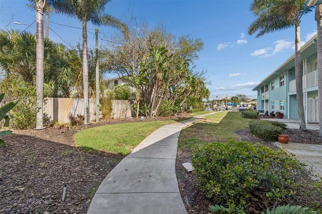 300 VENETIAN DRIVE 2, Clearwater, FL 33755