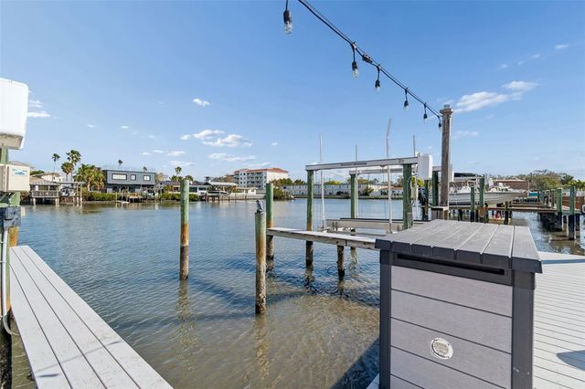 300 VENETIAN DRIVE 2, Clearwater, FL 33755