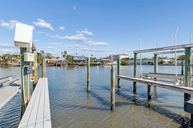 300 VENETIAN DRIVE 2, Clearwater, FL 33755