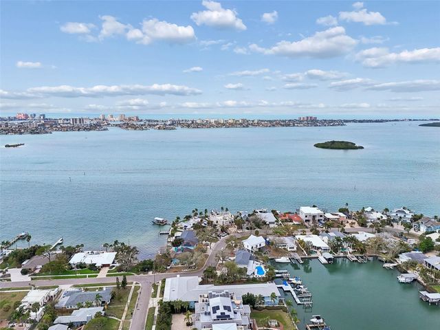 300 VENETIAN DRIVE 2, Clearwater, FL 33755