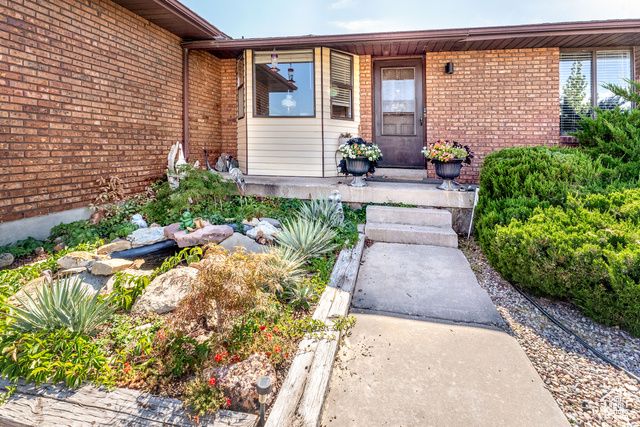 4571 W HILLSIDE DR, Vernal, UT 84078