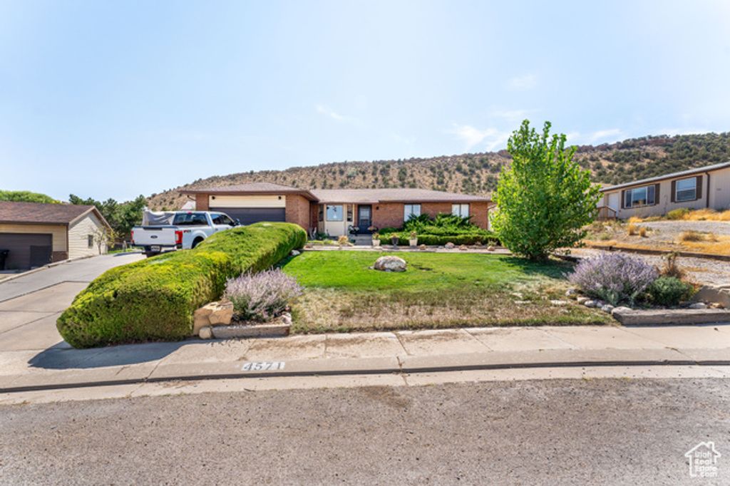 4571 W HILLSIDE DR, Vernal, UT 84078